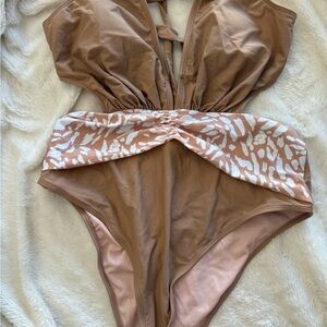 Cupshe Tan and White Women's One Piece xl